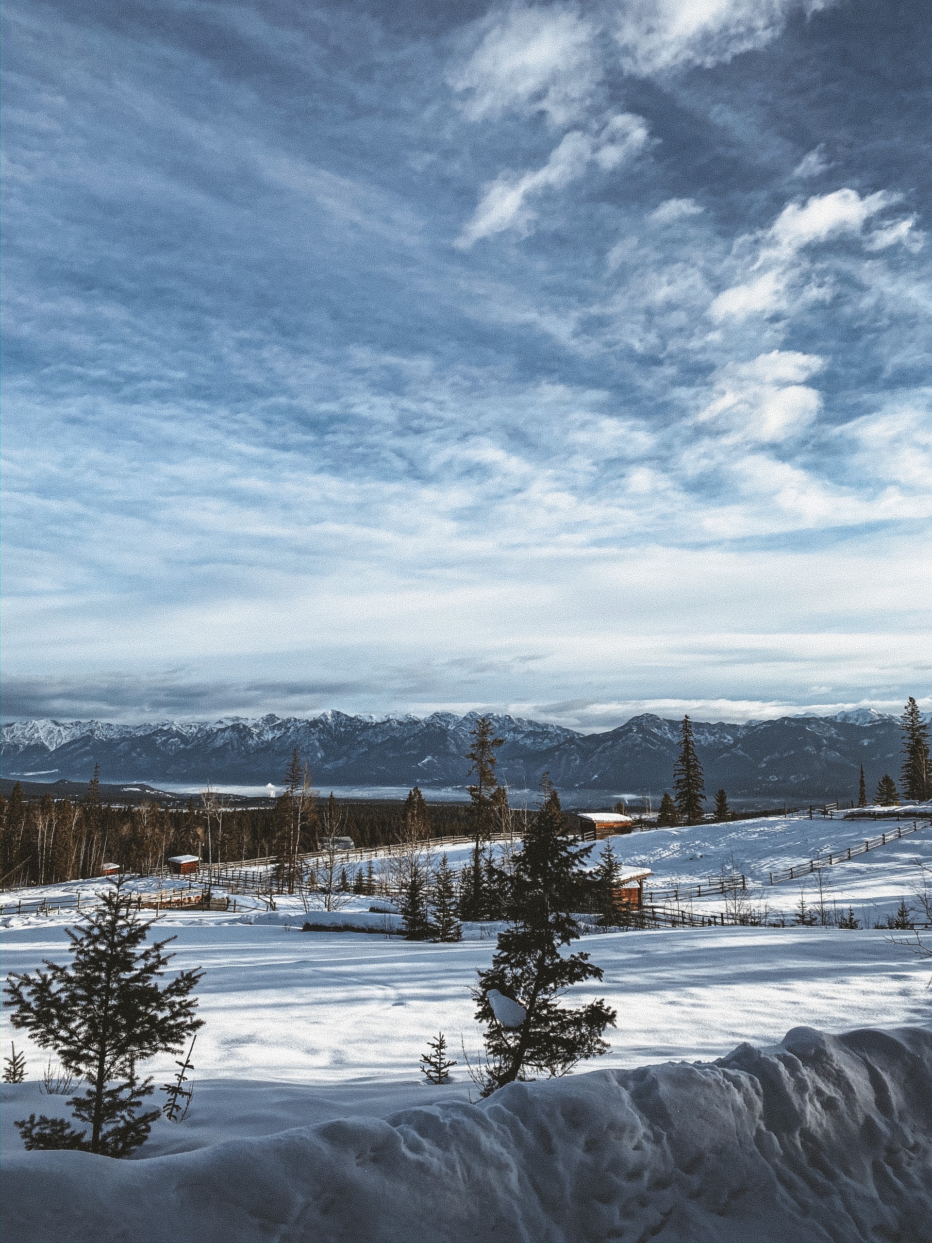 A scenic photo of BC near Golden and the Kootenays
